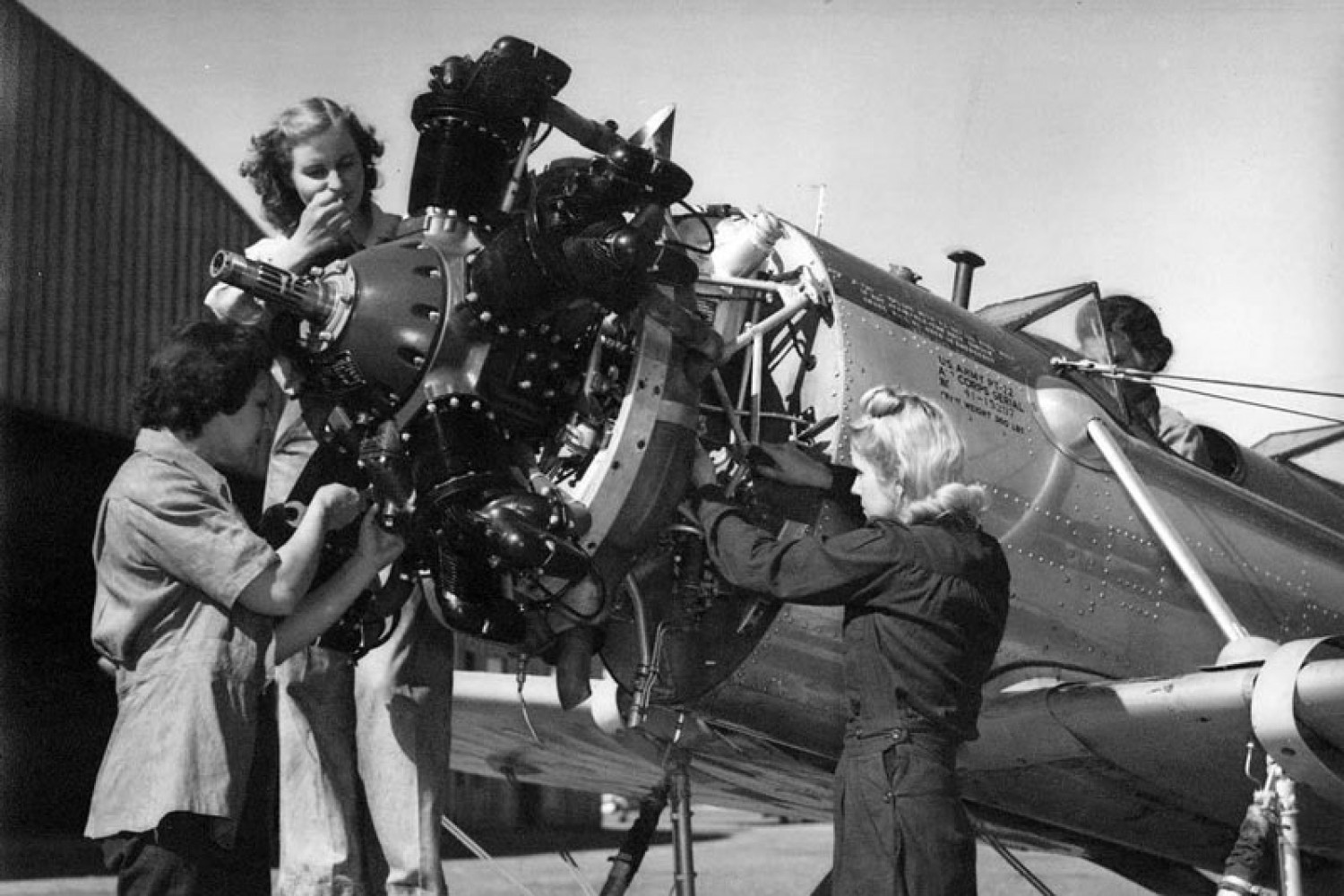 1940s women aviation mechanics Canadian Women in Aviation